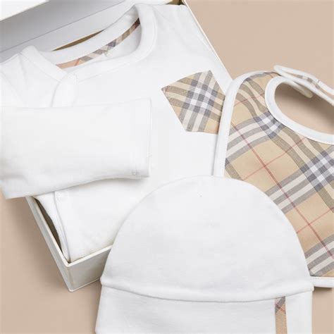 coffret burberry baby|Newborn Baby Gift Sets .